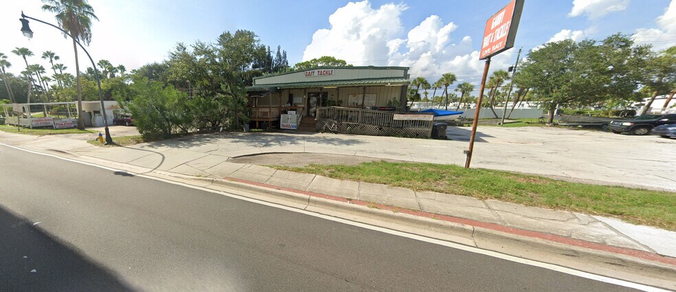 4923 W Gandy Blvd portfolio of 2 properties for sale on LoopNet.ca - Building Photo - Image 1 of 4