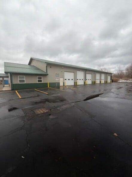 6360 Dean Pky, Ontario, NY à vendre - Photo du bâtiment - Image 1 de 20