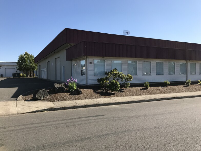 4224 W 7th Ave, Eugene, OR for lease - Primary Photo - Image 1 of 6