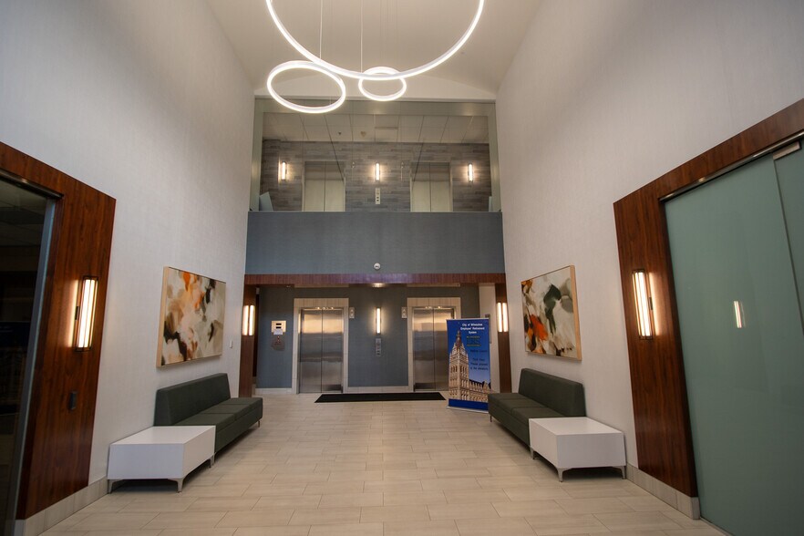 789 N Water St, Milwaukee, WI for lease - Interior Photo - Image 2 of 15