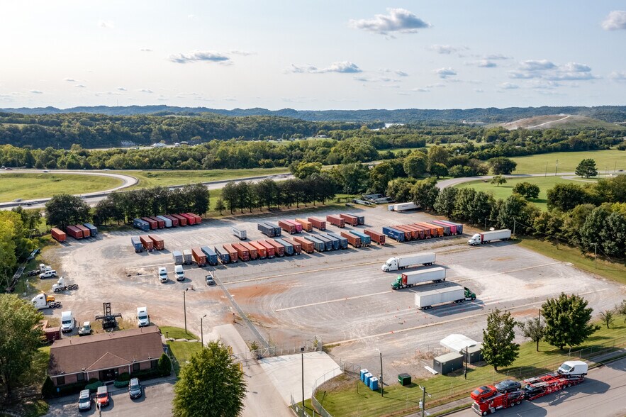 3737 Stewarts Ln, Nashville, TN à louer - Photo du bâtiment - Image 3 de 6