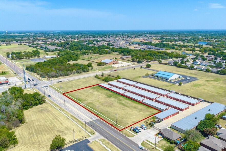 24th Avenue Southeast, Norman, OK à vendre - Photo principale - Image 1 de 18