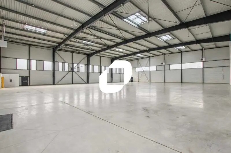 Office in La Courneuve for lease - Interior Photo - Image 2 of 14