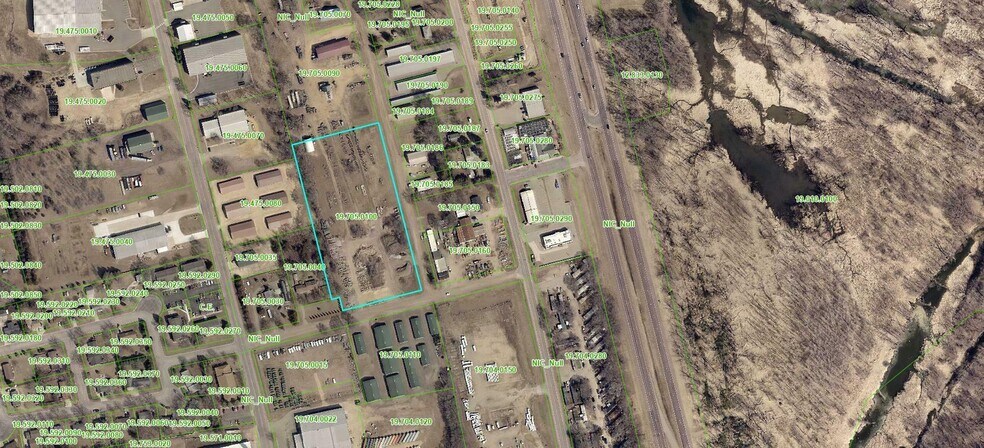 1716 N 3rd St, Saint Peter, MN à louer - Aérien - Image 1 de 2