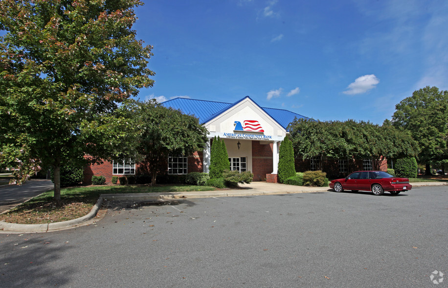 4335 Matthews-Mint Hill Rd, Matthews, NC for lease - Primary Photo - Image 1 of 9