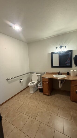 985 N 1st St, Hermiston, OR à louer - Photo du bâtiment - Image 2 de 10