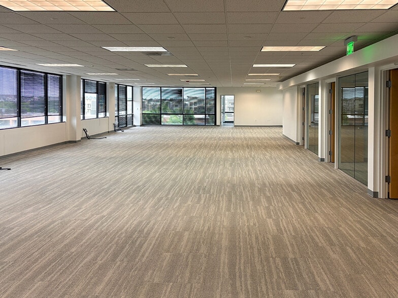 12980 Foster St, Overland Park, KS for lease - Building Photo - Image 2 of 5