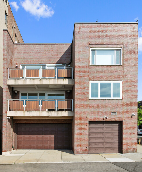 Sale of 8 & 9 Chittenden Ave portfolio of 2 properties for sale on LoopNet.ca - Building Photo - Image 2 of 17