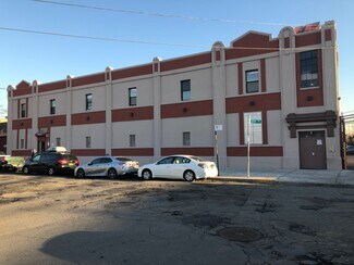 Plus de détails pour 13202 89th Ave, Richmond Hill, NY - Industriel à louer