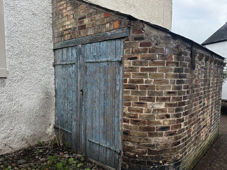 44-46 Front St, Brampton à vendre - Photo du bâtiment - Image 3 de 9