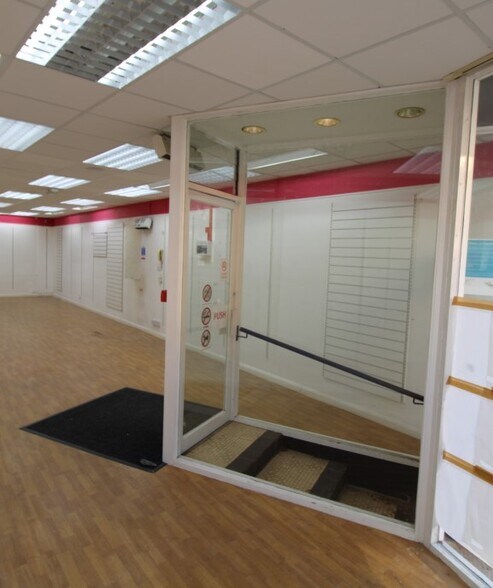 45 Castle St, Hinckley for lease - Interior Photo - Image 2 of 2