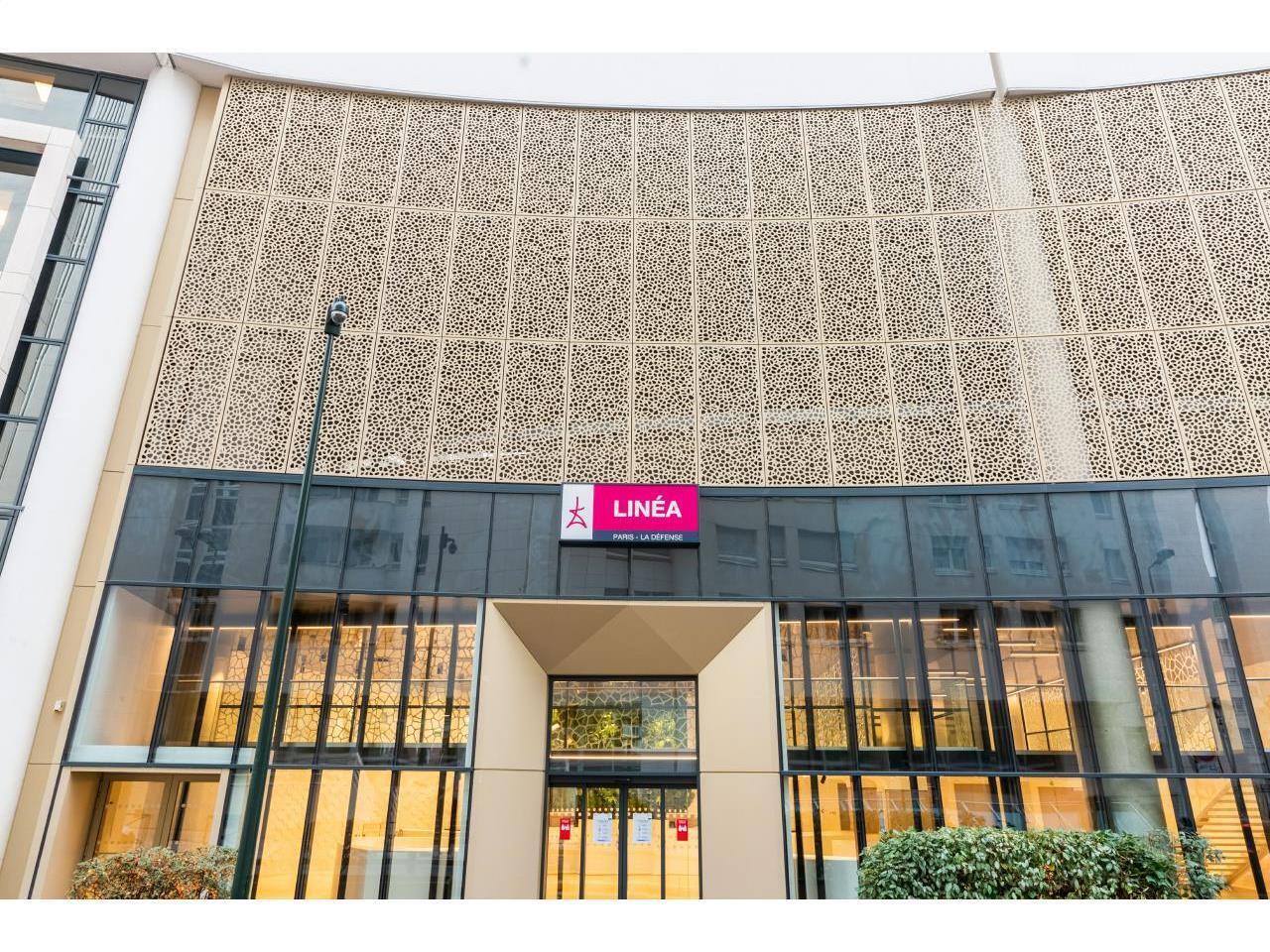 Office in Puteaux for lease Building Photo- Image 1 of 15