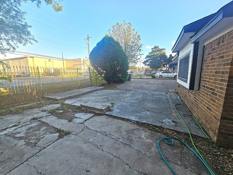 2131 Campbell Rd, Houston, TX à vendre - Photo du bâtiment - Image 3 de 18