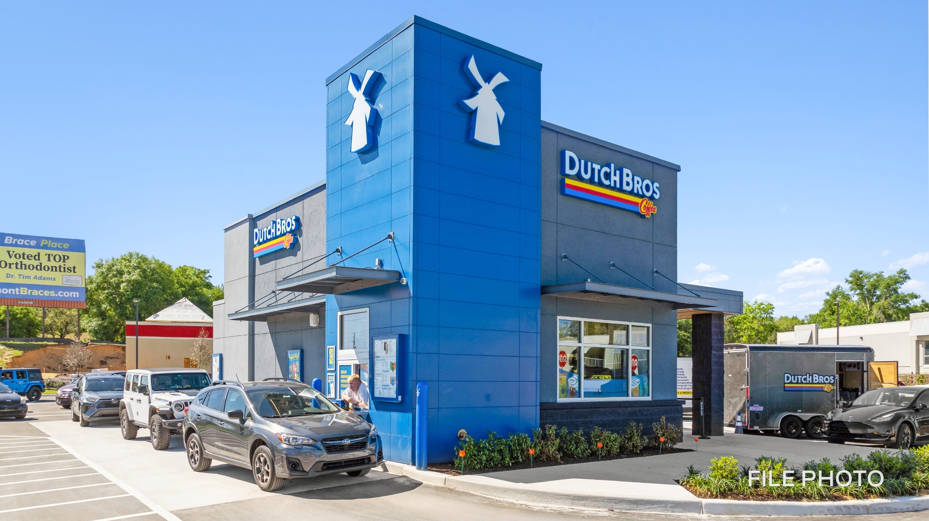 705 Holcomb Bridge Rd, Roswell, GA for sale Primary Photo- Image 1 of 2