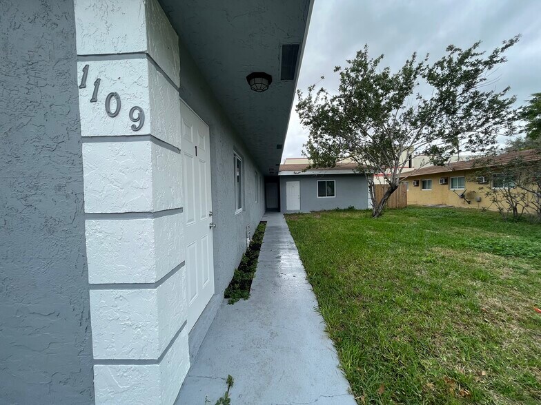 1109 NW 6th Ave, Pompano Beach, FL à vendre - Photo du bâtiment - Image 2 de 15