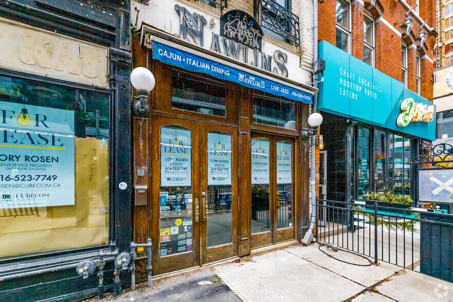 299 King St W, Toronto, ON à louer - Photo du bâtiment - Image 2 de 2