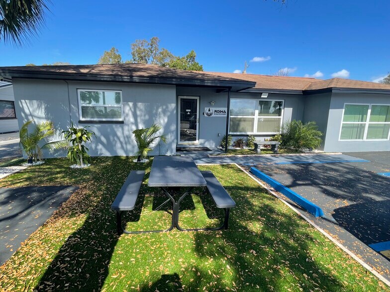 5115 Memorial Hwy, Tampa, FL à vendre - Photo principale - Image 1 de 1