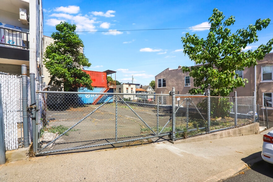 114 McClean Ave, Staten Island, NY for lease - Building Photo - Image 2 of 10