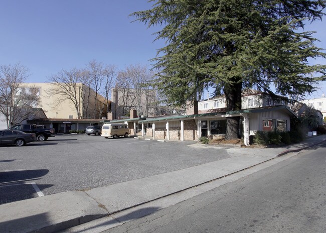 Plus de détails pour 152-160 S Auburn St, Grass Valley, CA - Bureau/Commerce de détail, Commerce de détail à louer