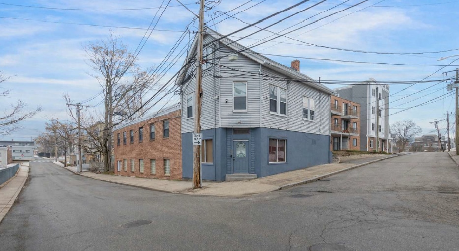 25-29 Spring St, Waltham, MA à vendre - Photo du bâtiment - Image 2 de 7