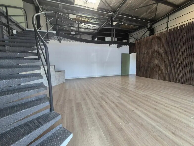 Retail in Baillargues for lease - Interior Photo - Image 2 of 7