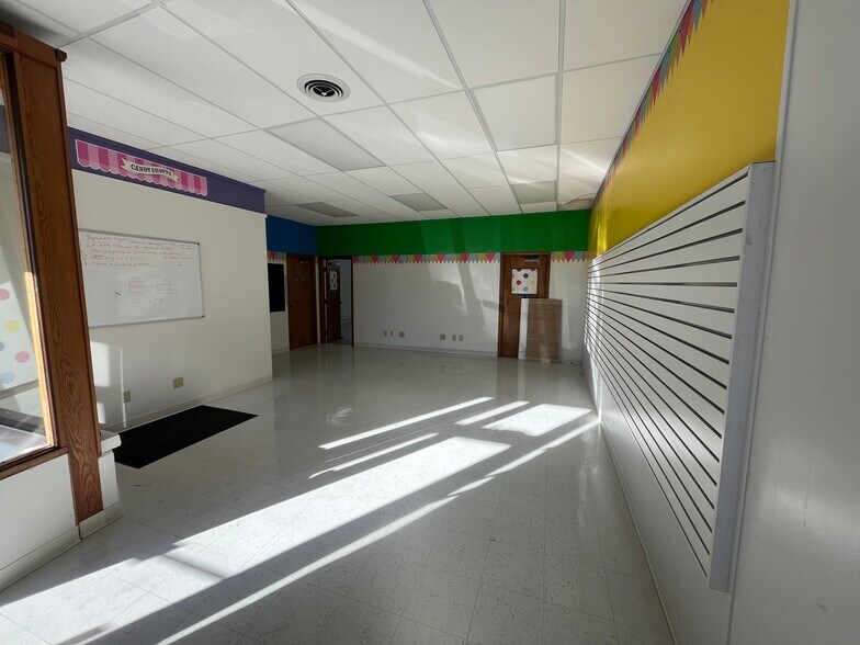 127 S Main St, Spencer, IN à vendre - Photo intérieure - Image 2 de 9