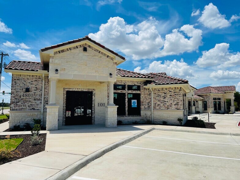 4957 Golden Triangle Blvd, Fort Worth, TX à louer - Photo du bâtiment - Image 3 de 9