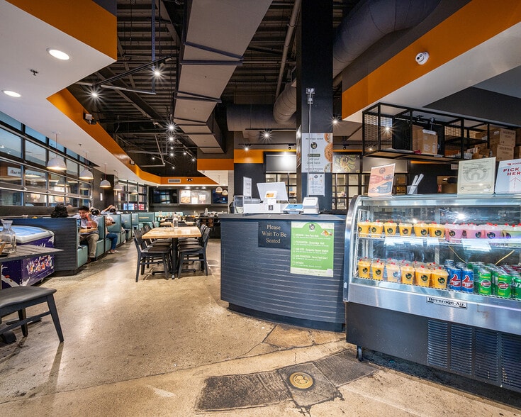 1-2700 Stoneridge Mall Rd, Pleasanton, CA for lease - Interior Photo - Image 2 of 10