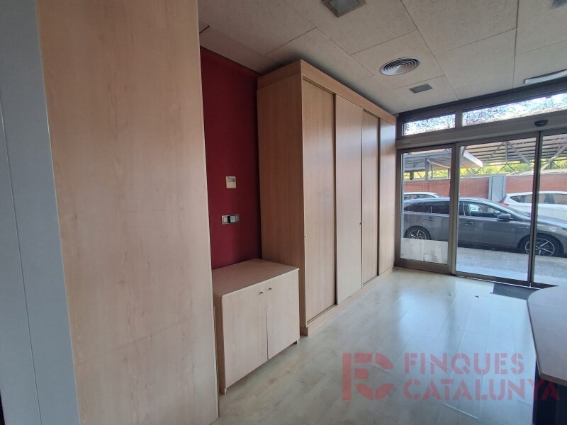 Carrer Castell de Perelada, 18, Girona, Gerona for sale Primary Photo- Image 1 of 2