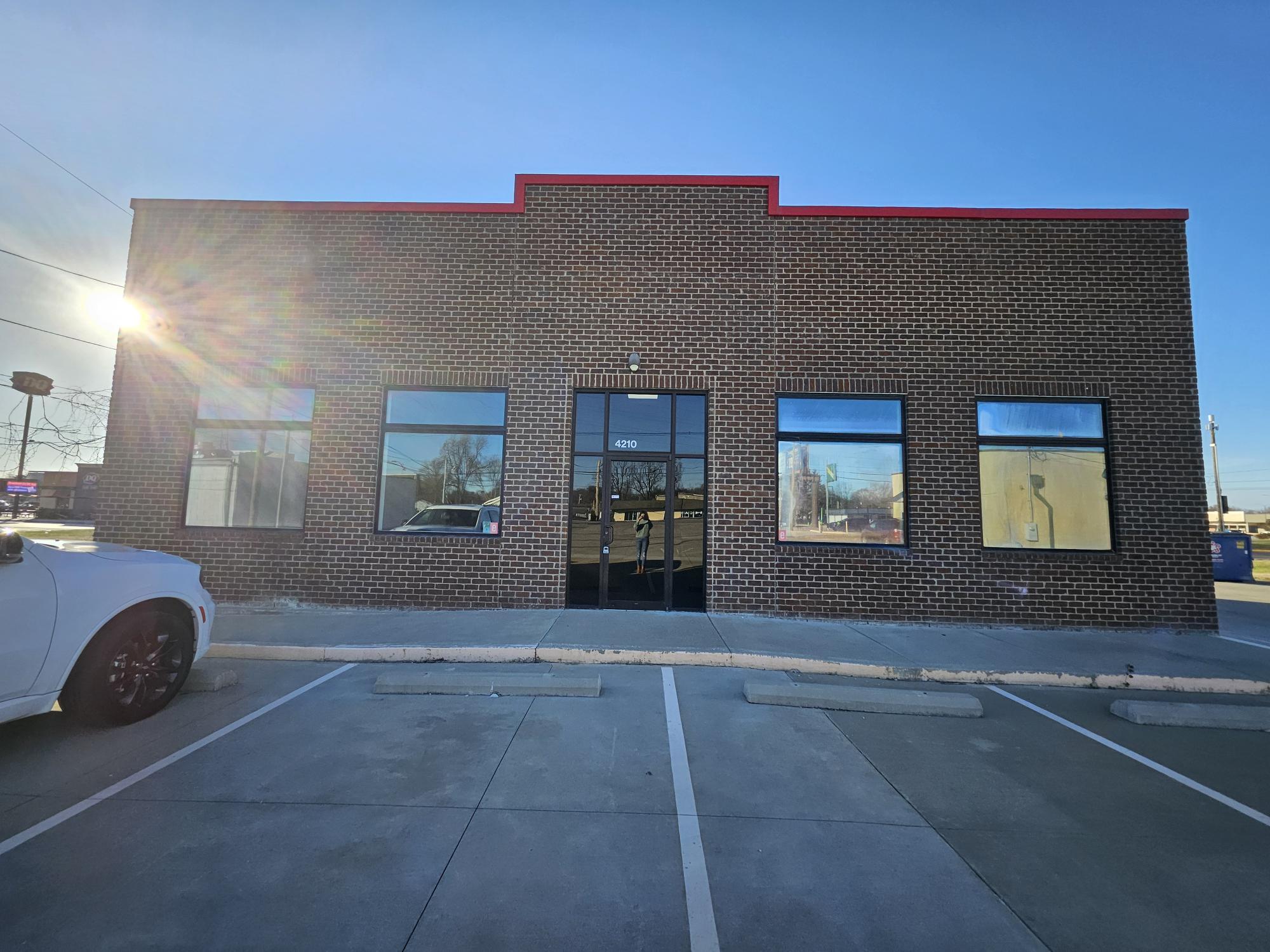 4210 N 1st Ave, Evansville, IN for lease Building Photo- Image 1 of 10