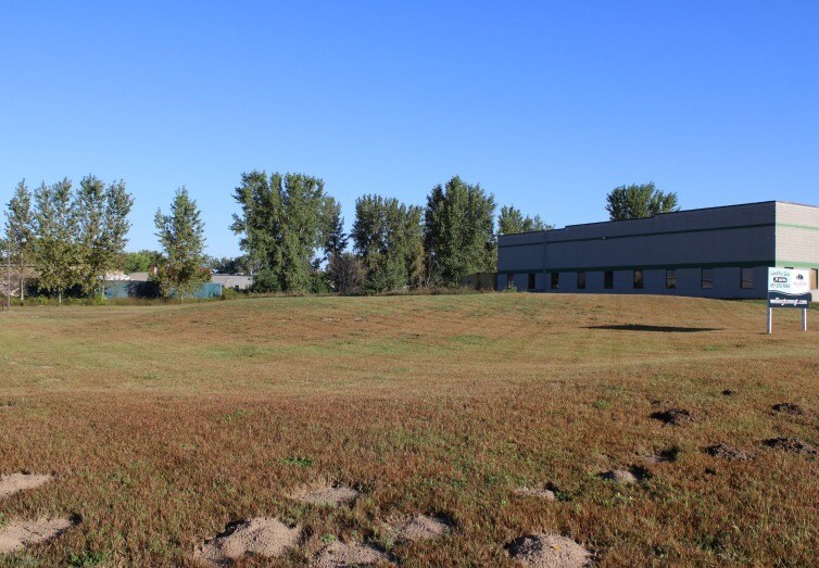 471 Apollo Dr, Circle Pines, MN à vendre - Photo du bâtiment - Image 1 de 2