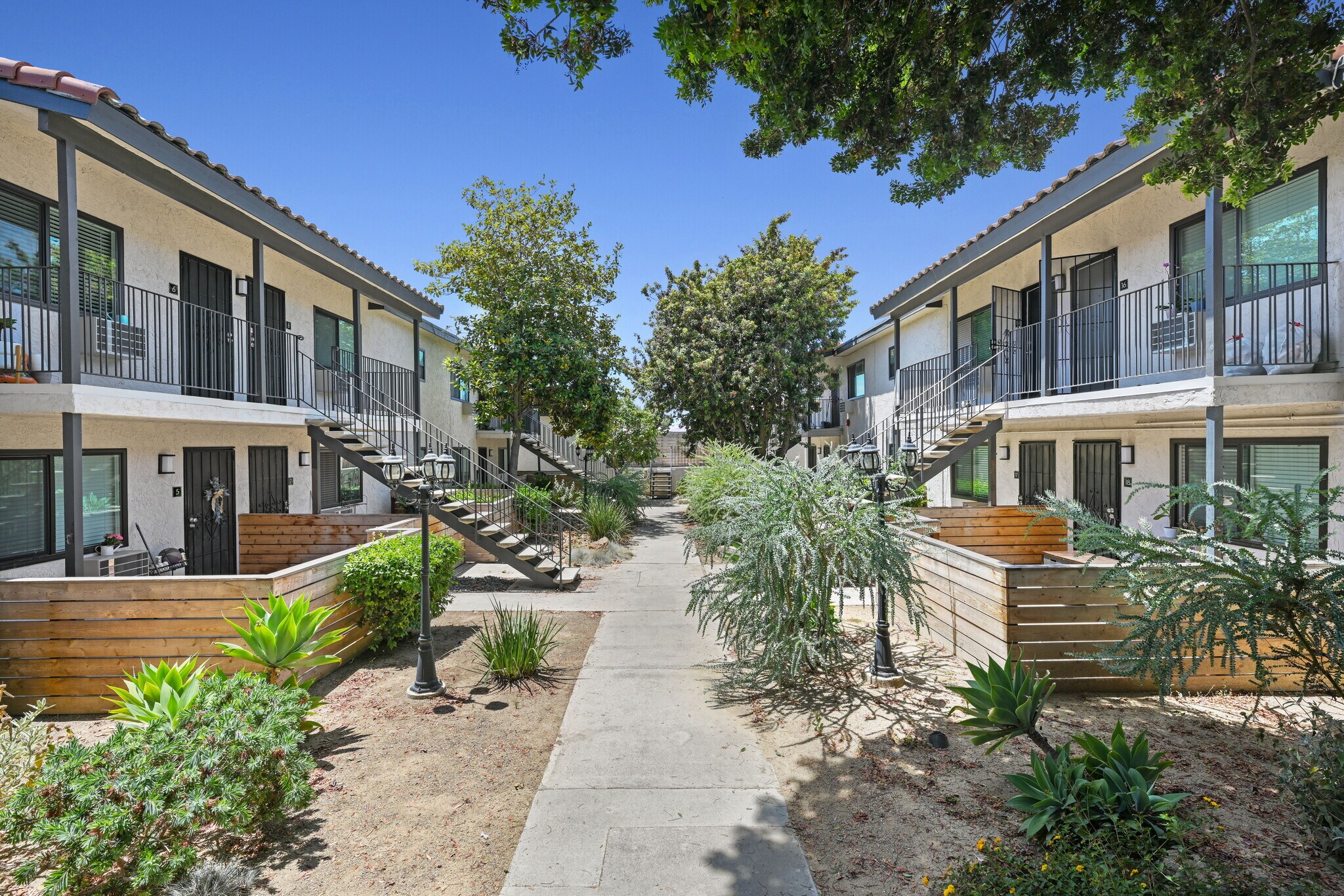 628 W California Ave, Vista, CA à vendre Photo du bâtiment- Image 1 de 47