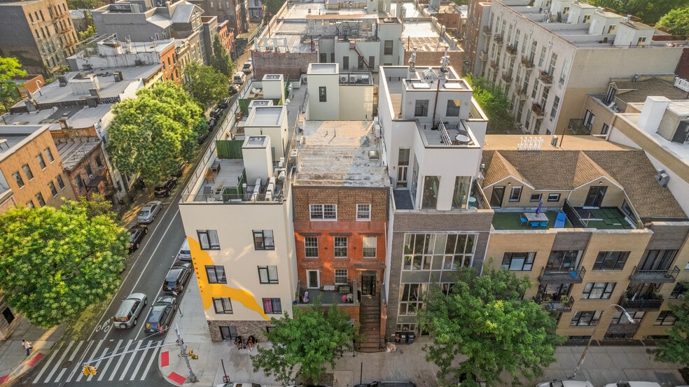 197 Humboldt St, Brooklyn, NY for sale - Building Photo - Image 3 of 11
