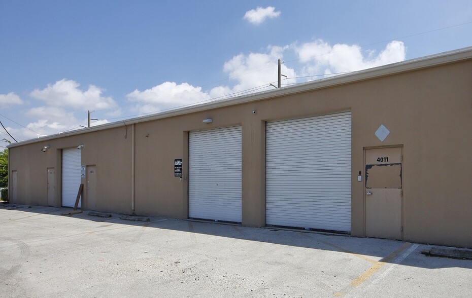4003-4015 NE 6th Ave, Oakland Park, Oakland Park, FL for lease - Building Photo - Image 3 of 6