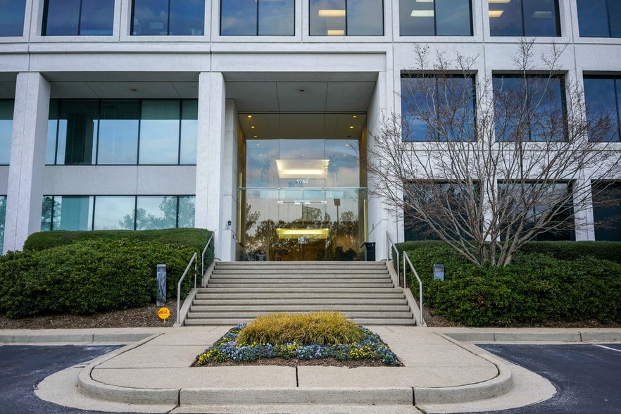 1745 Phoenix Blvd, Atlanta, GA à louer - Photo du bâtiment - Image 2 de 10