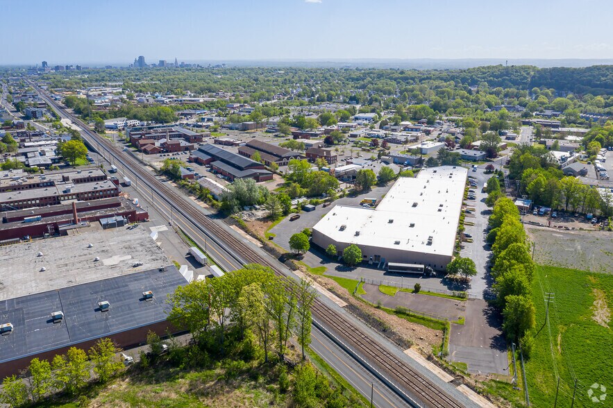 141 South St, West Hartford, CT à louer - Aérien - Image 3 de 12