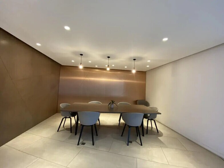 155-159 Rue Anatole France, Levallois-Perret à louer - Photo du bâtiment - Image 3 de 6