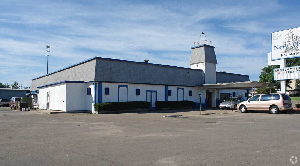 201 SW 29th St, Topeka, KS à louer - Photo du bâtiment - Image 2 de 11