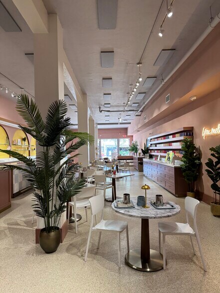415 E Atlantic Ave, Delray Beach, FL à louer - Photo du bâtiment - Image 3 de 8