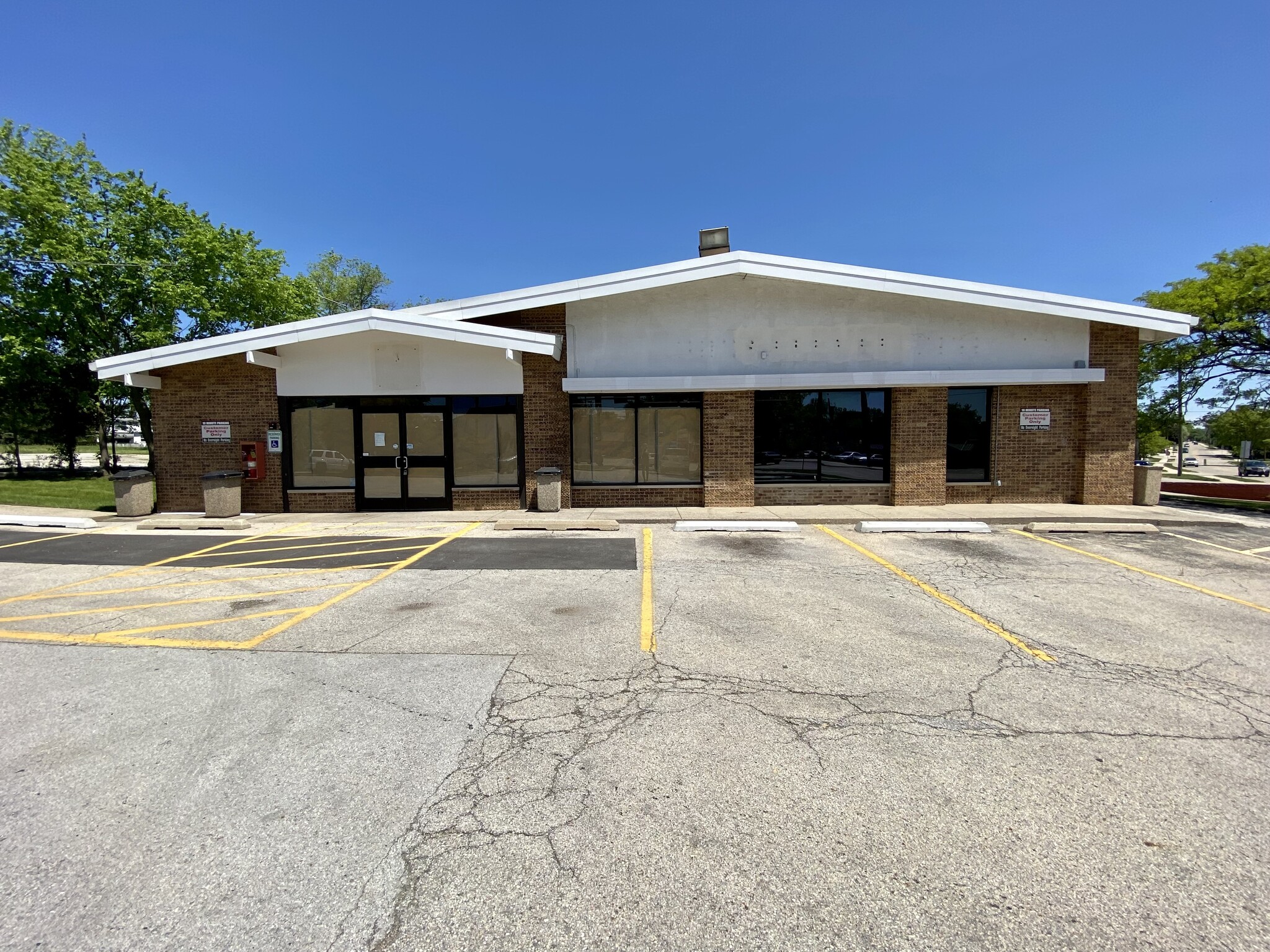 301 N Cass Ave, Westmont, IL for lease Building Photo- Image 1 of 11