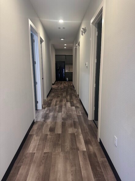 23715 W Hardy Rd, Spring, TX à louer - Photo du bâtiment - Image 3 de 4