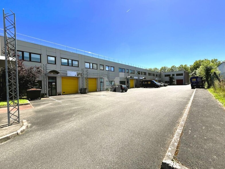 Flex in Bondoufle for lease - Building Photo - Image 2 of 8