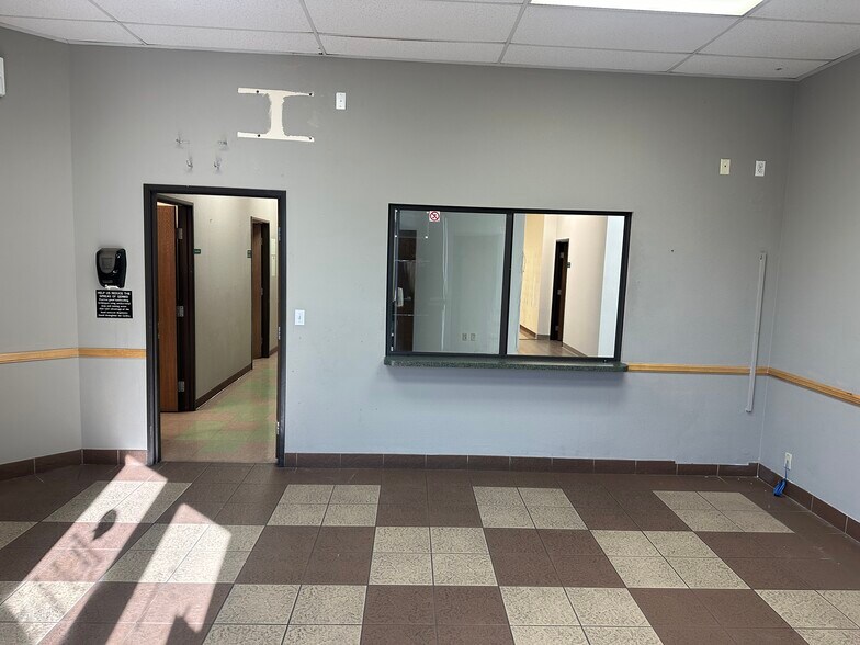 9975 S Eastern Ave, Las Vegas, NV à louer - Photo intérieure - Image 2 de 8