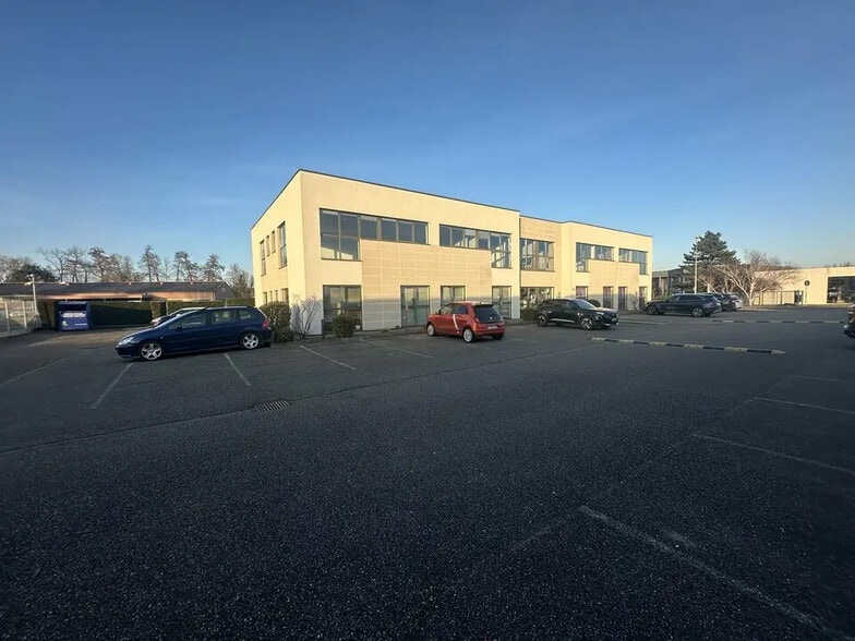 Office in OBERNAI for lease - Building Photo - Image 1 of 6