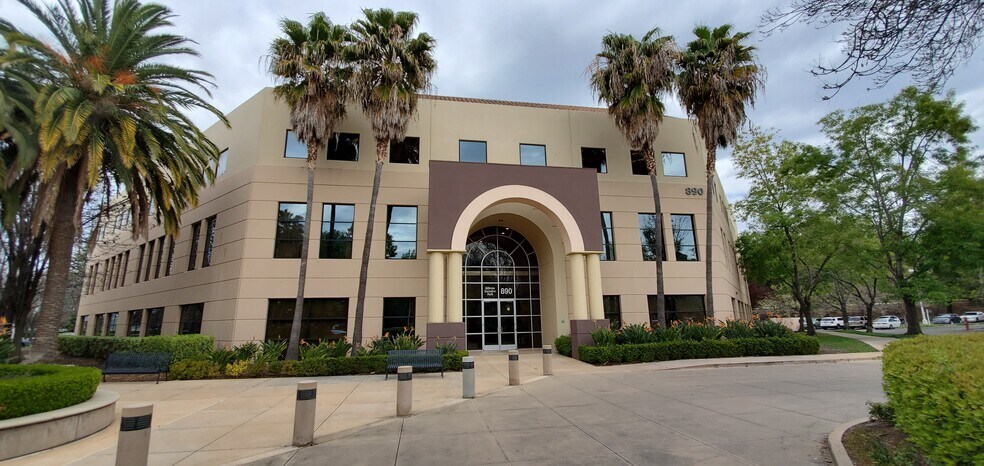 860-890 Hillview Ct, Milpitas, CA à louer - Photo du bâtiment - Image 1 de 3