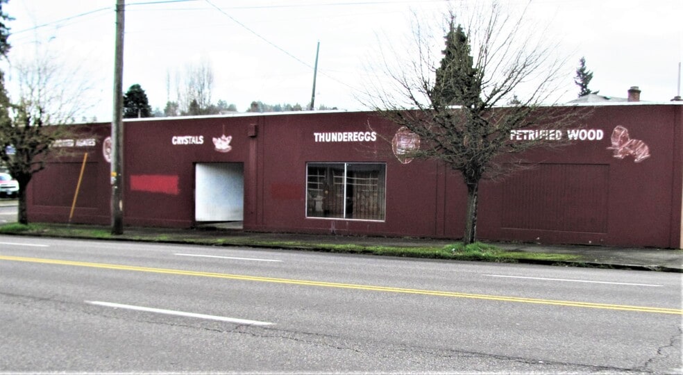 7736 NE Sandy Blvd, Portland, OR for sale - Building Photo - Image 2 of 9