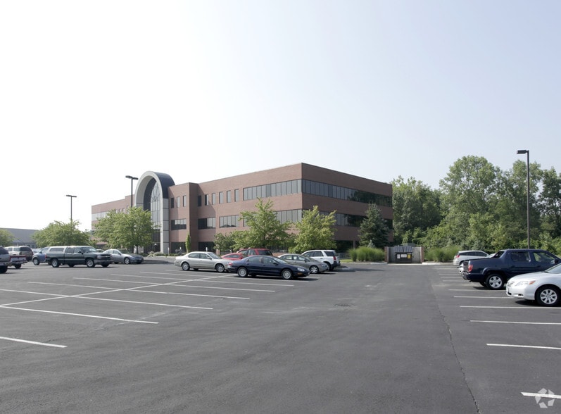 2720 Airport Dr, Columbus, OH à louer - Photo du bâtiment - Image 2 de 29