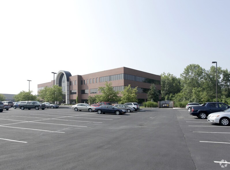 2720 Airport Dr, Columbus, OH à louer - Photo du bâtiment - Image 2 de 29