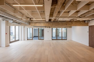 96 Rue Des Entrepreneurs, Paris for sale Interior Photo- Image 1 of 12