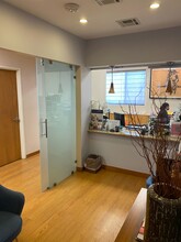 150 N Robertson Blvd, Beverly Hills, CA for lease Interior Photo- Image 2 of 5